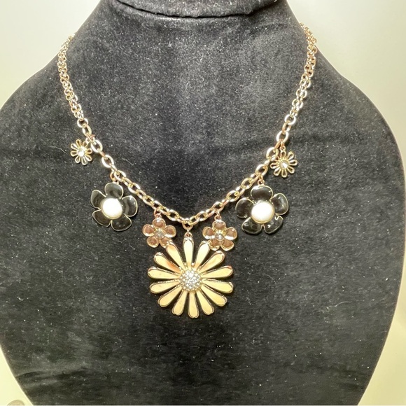 Floral Gold Tone Cream and Black Necklace - Picture 2 of 4